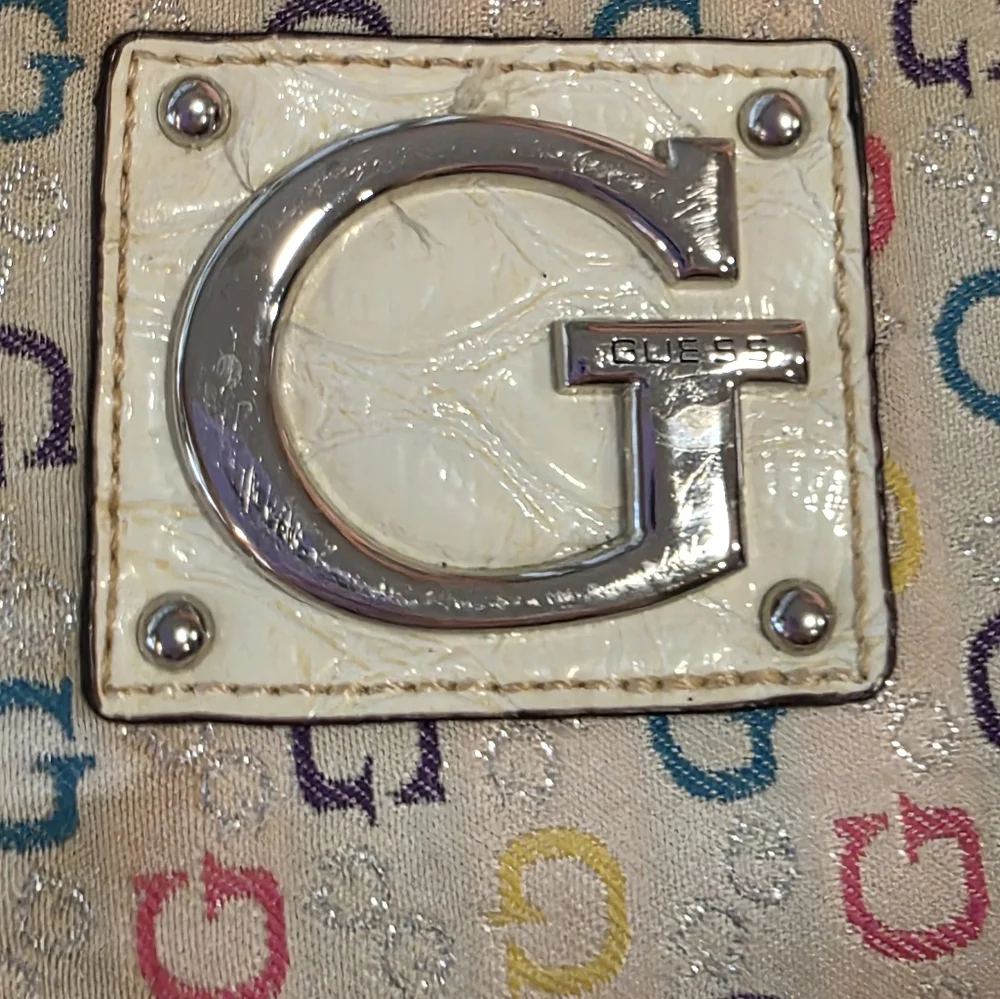 Guess Y2K Vintage Wristlet Candy Color Cream Clutch Retro G Logo Design